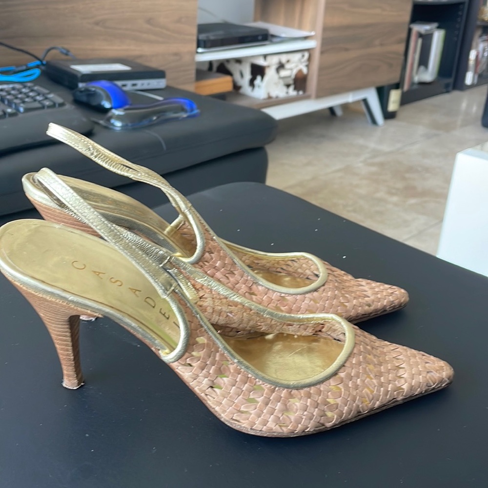 LAST DAY DEC. 10.  
. MOVING. LUXE. CASADEI WOWEN BROWN HEELS SANDALS $895